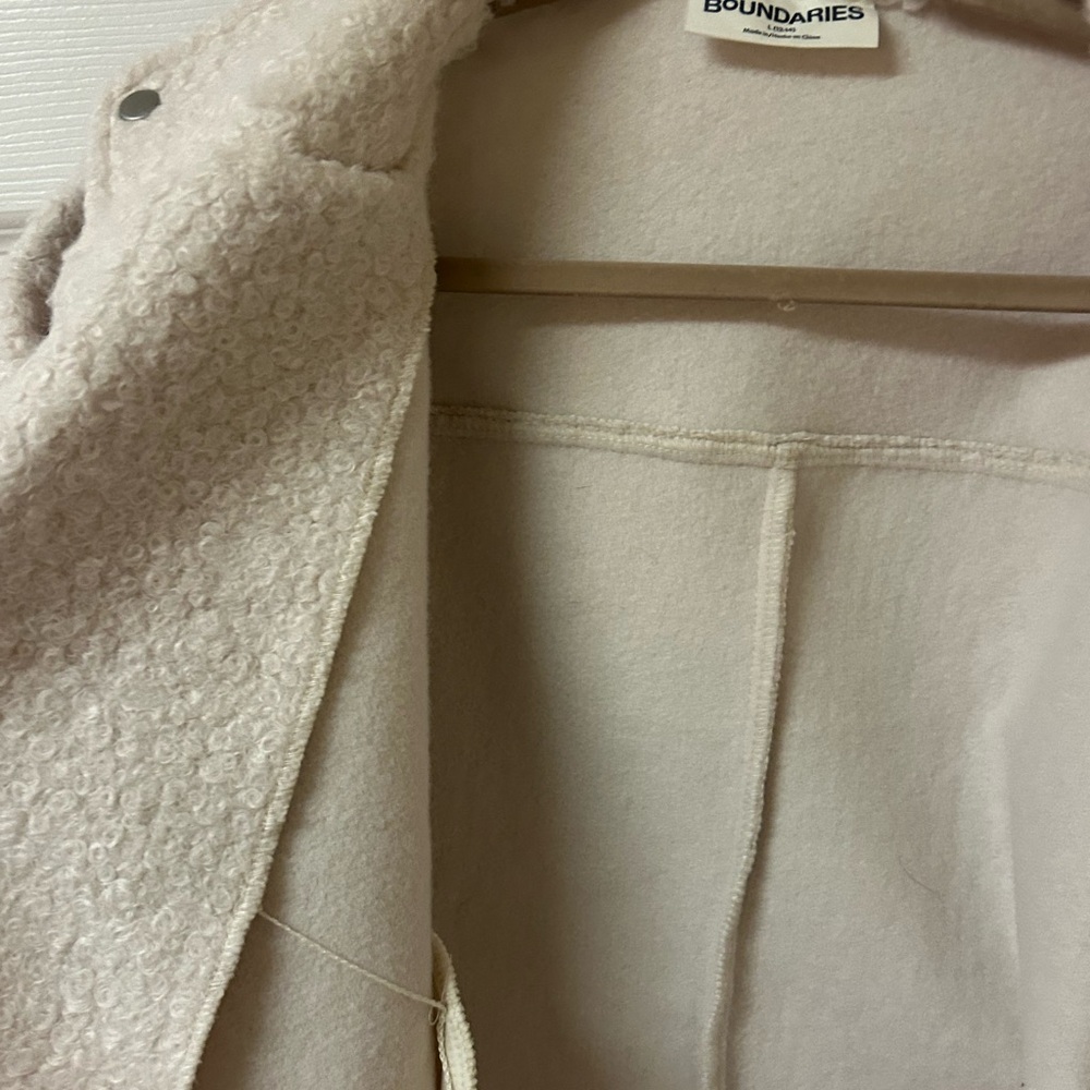 No Boundaries Asymmetric Sherpa Moto Cropped Jacket - Picture 10 of 10